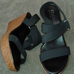 Italian Shoemakers wedge size 8Black/Brown